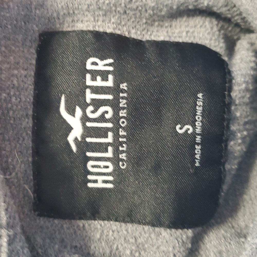 Hollister Womens Cropped Gray Camo Hoodie. Size Small - Picture 5 of 7